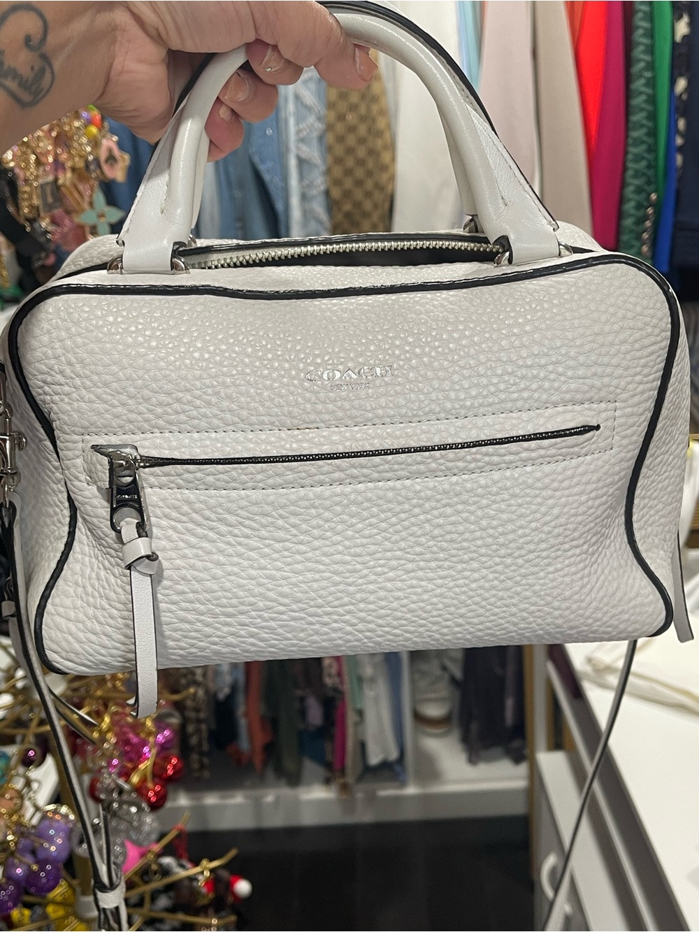 Coach White Pebbled Leather Handbag crossbody strap with Black Piping - Picture 7 of 10